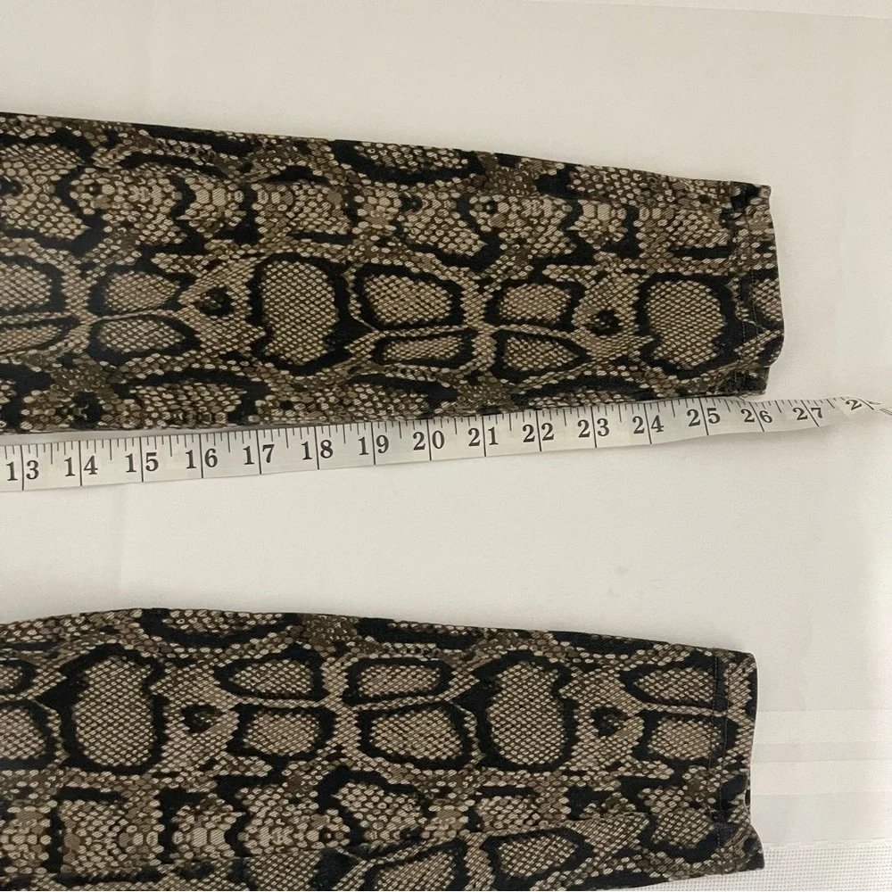 Hue XS Women’s Snakeskin Print Stretch Pants - Picture 6 of 8